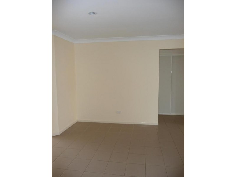 8 Kitching Court, Collingwood Park QLD 4301