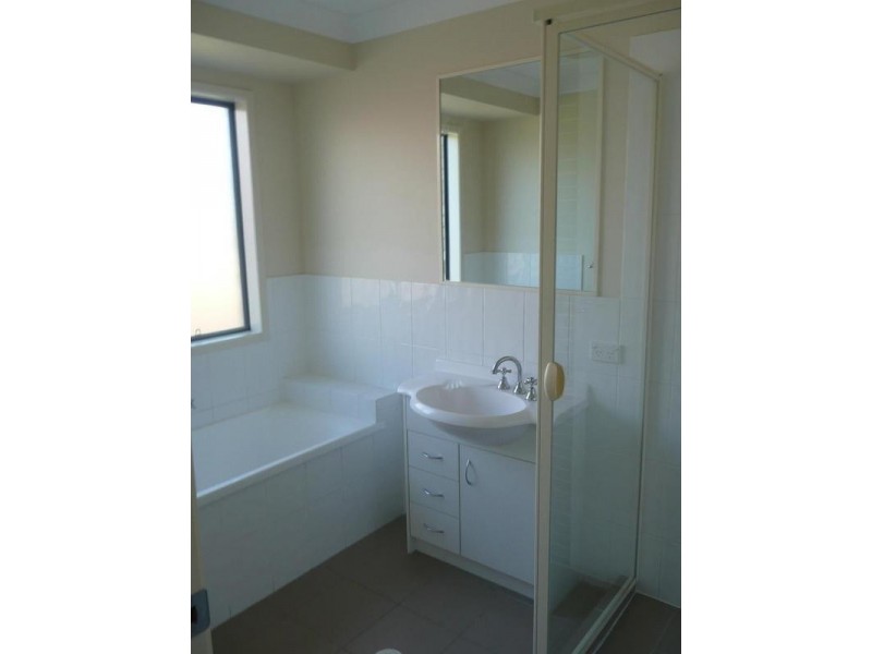 8 Kitching Court, Collingwood Park QLD 4301