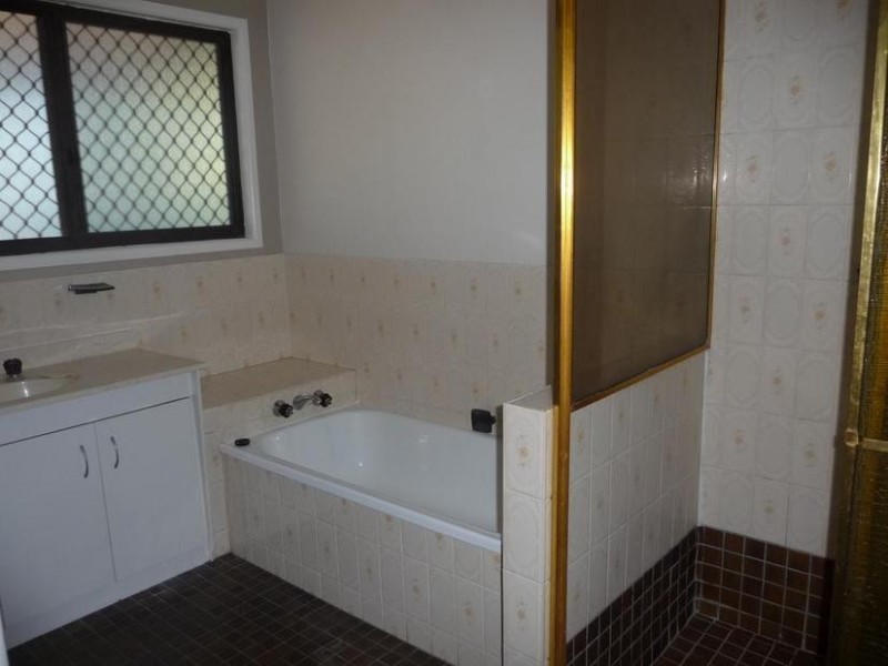 1 Burrel Street, Collingwood Park QLD 4301