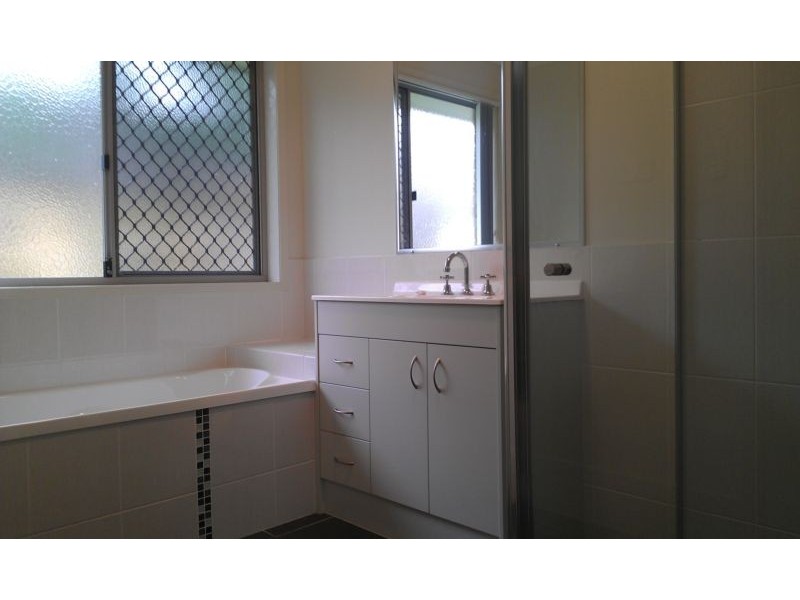 17 Quinn Close, Augustine Heights QLD 4300