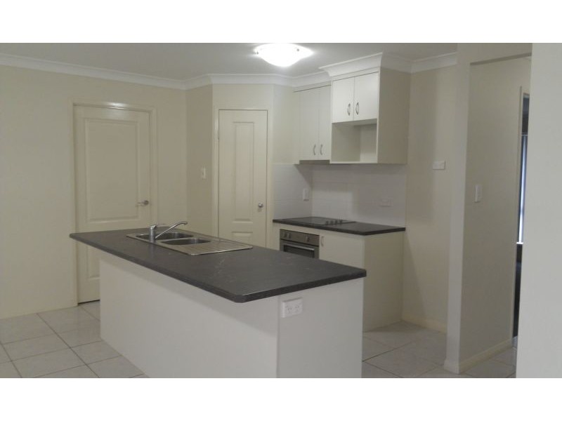 17 Quinn Close, Augustine Heights QLD 4300