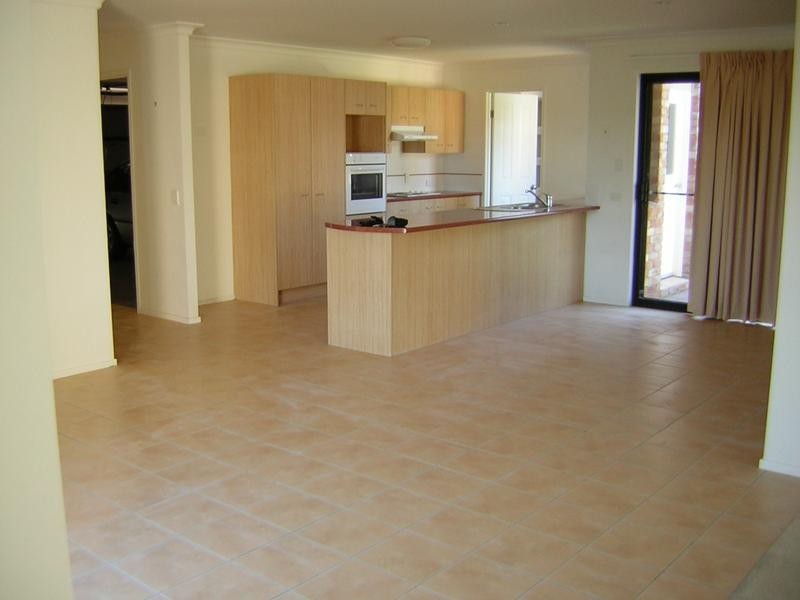 8 Bidford Street, Springfield QLD 4300