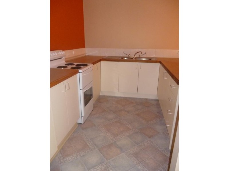 2/7 Donegal Court, Raceview QLD 4305