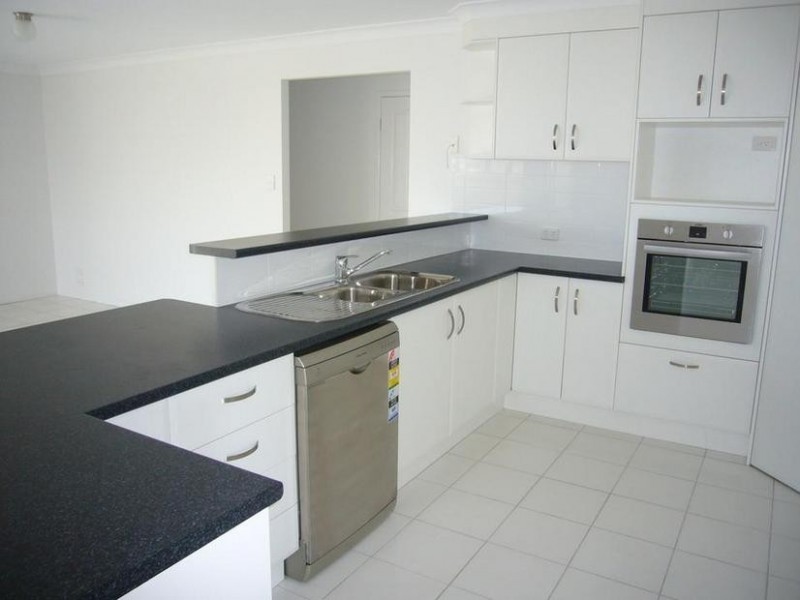 18 Skinner, Collingwood Park QLD 4301