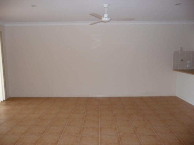1/29 Cheihk Crescent, Collingwood Park QLD 4301