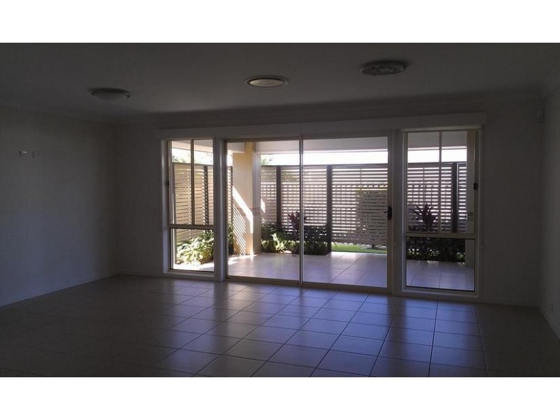 7 Brigid Boulevard, Augustine Heights QLD 4300