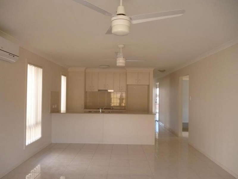 10 Lemongrass Place, Springfield Lakes QLD 4300