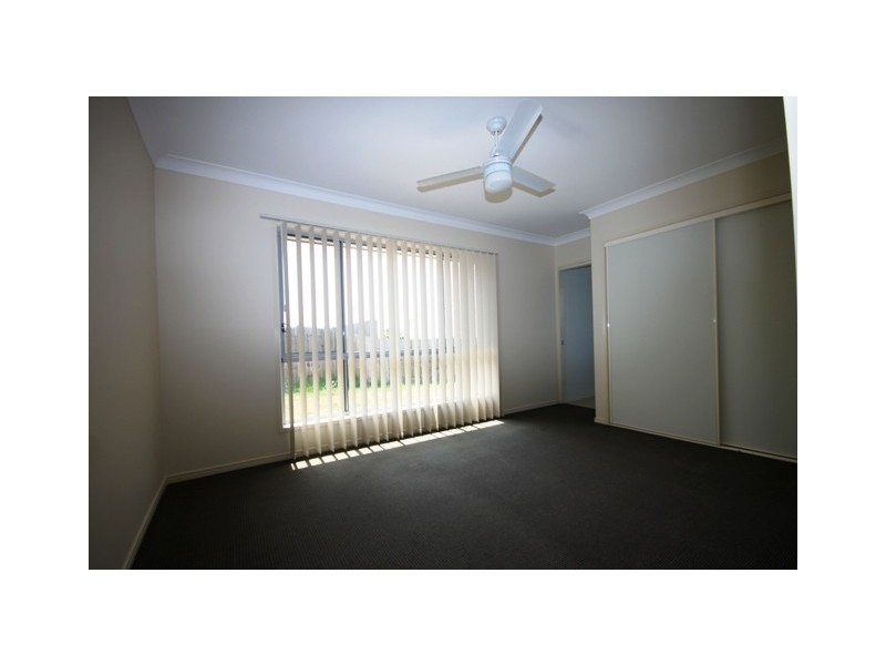 8 Everglades Street, Springfield Lakes QLD 4300