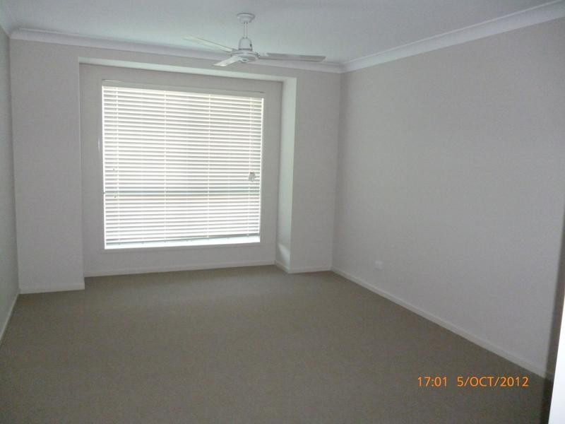 90 Valentine Circuit, Augustine Heights QLD 4300