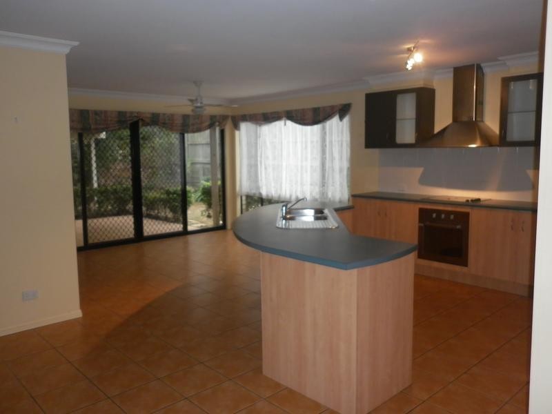 42 Berkshire Place, Springfield Lakes QLD 4300
