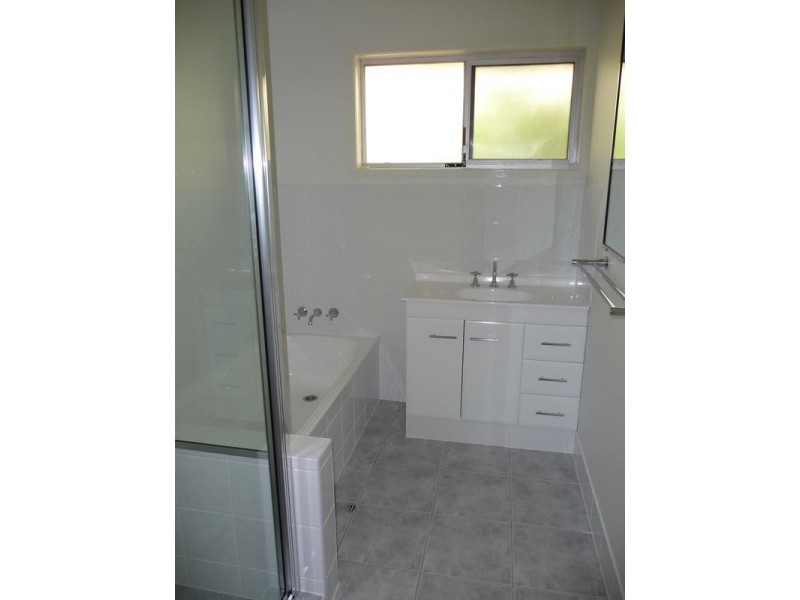 2 Irving Court, Collingwood Park QLD 4301