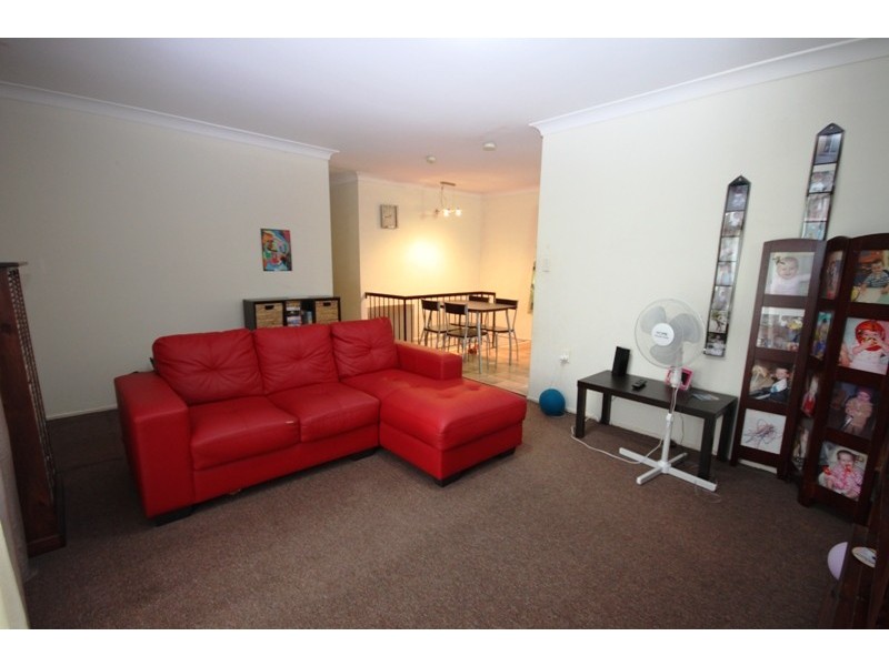 8 Dobell Ave, Collingwood Park QLD 4301