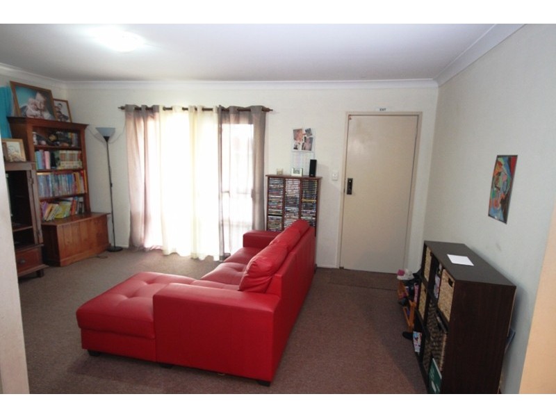 8 Dobell Ave, Collingwood Park QLD 4301