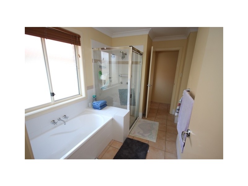 90 Collins Street, Collingwood Park QLD 4301