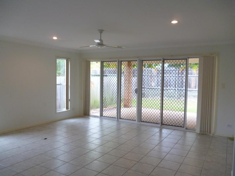 1 Allen Close, Forest Lake QLD 4078