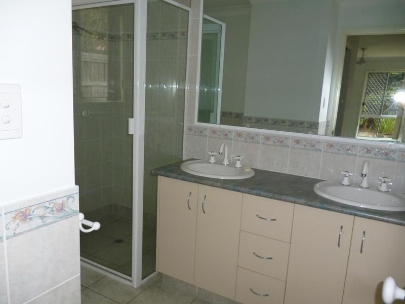 1 Allen Close, Forest Lake QLD 4078