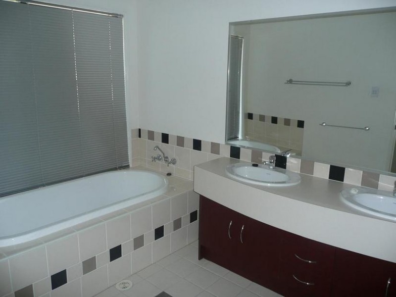 3 Donohue Court, Collingwood Park QLD 4301