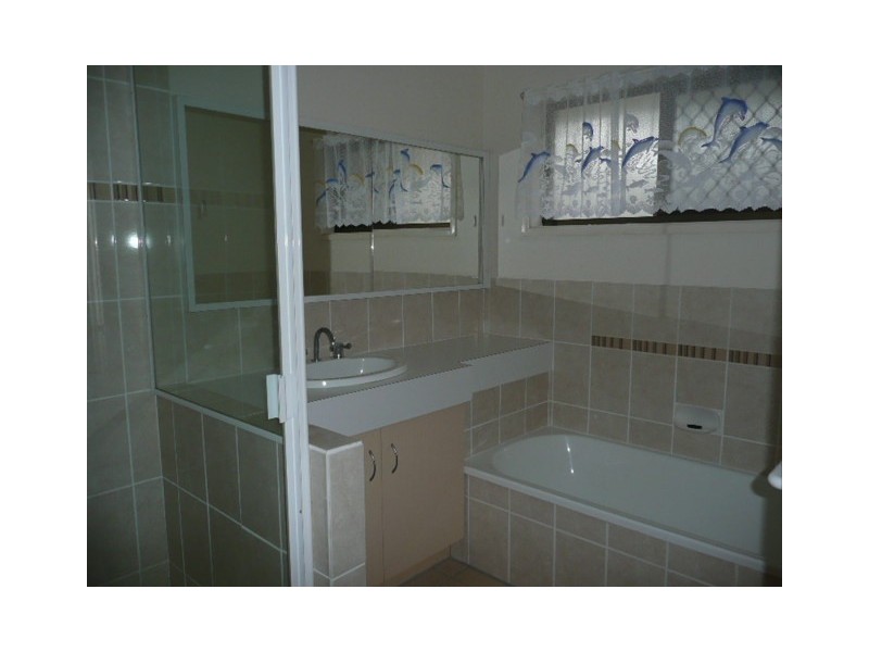 27 Reerden Street, Collingwood Park QLD 4301