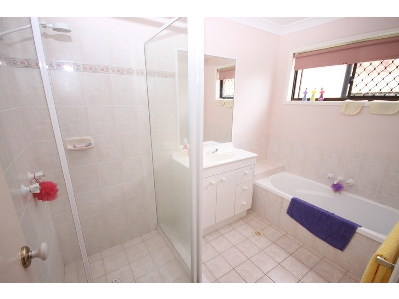 4 Montcliff Court, Springfield QLD 4300