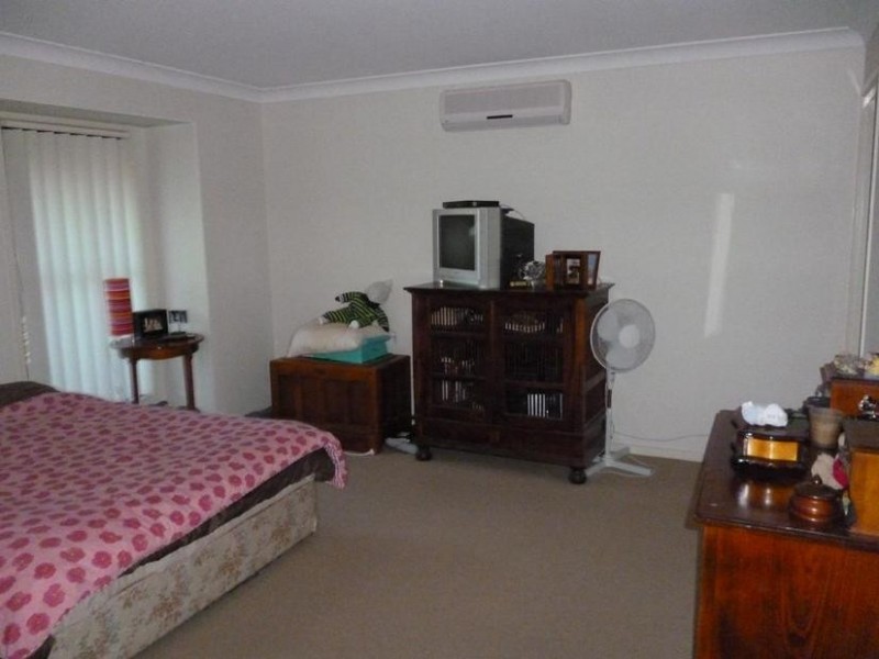 9 Wanderer Crescent, Springfield Lakes QLD 4300