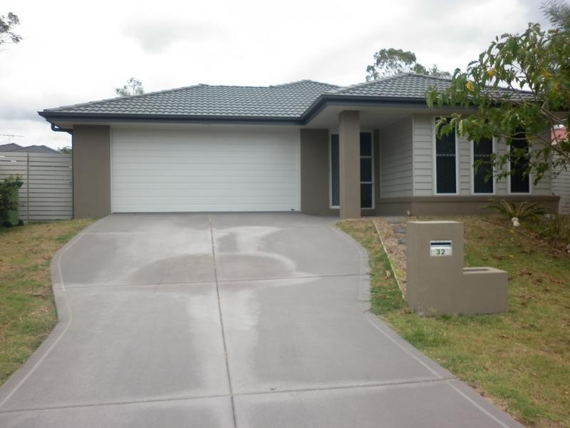 32 Quinn Close, Augustine Heights QLD 4300