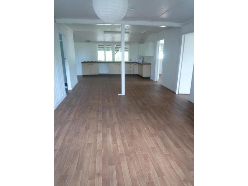 17 Thomas Street, Blackstone QLD 4304