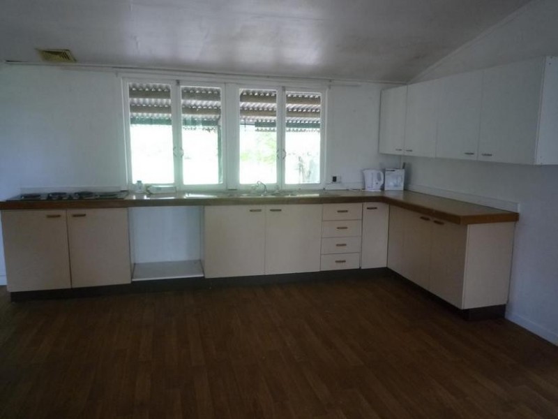 17 Thomas Street, Blackstone QLD 4304