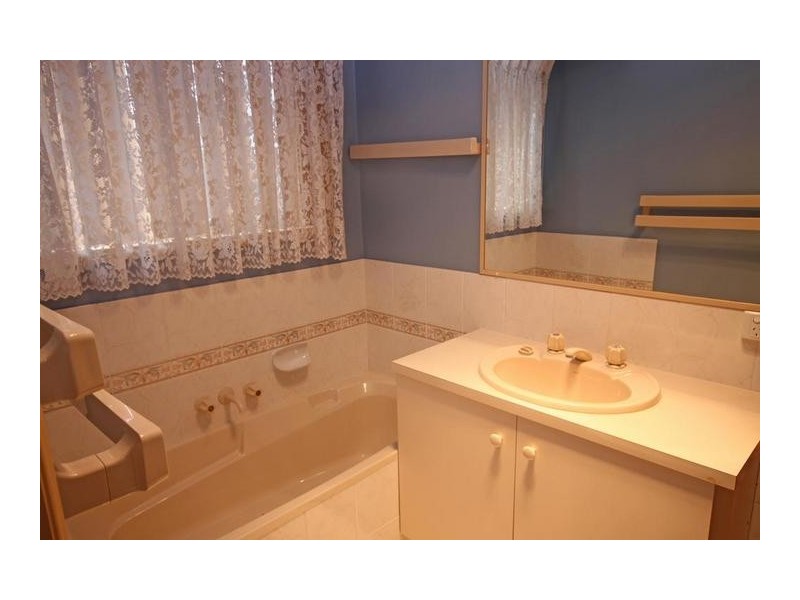 2/22 Cambridge Street, Silkstone QLD 4304