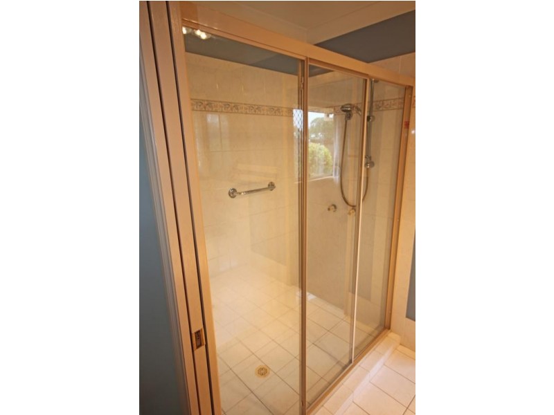 2/22 Cambridge Street, Silkstone QLD 4304