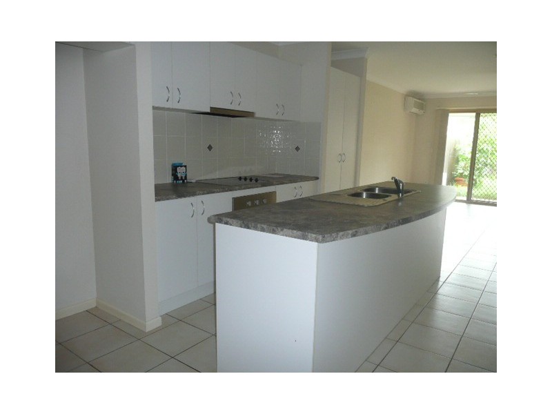 2/28 Cheihk Crescent, Collingwood Park QLD 4301