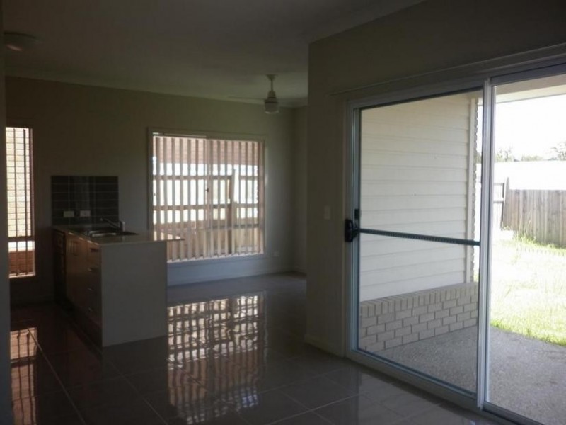 6 Erbin Lane, Augustine Heights QLD 4300