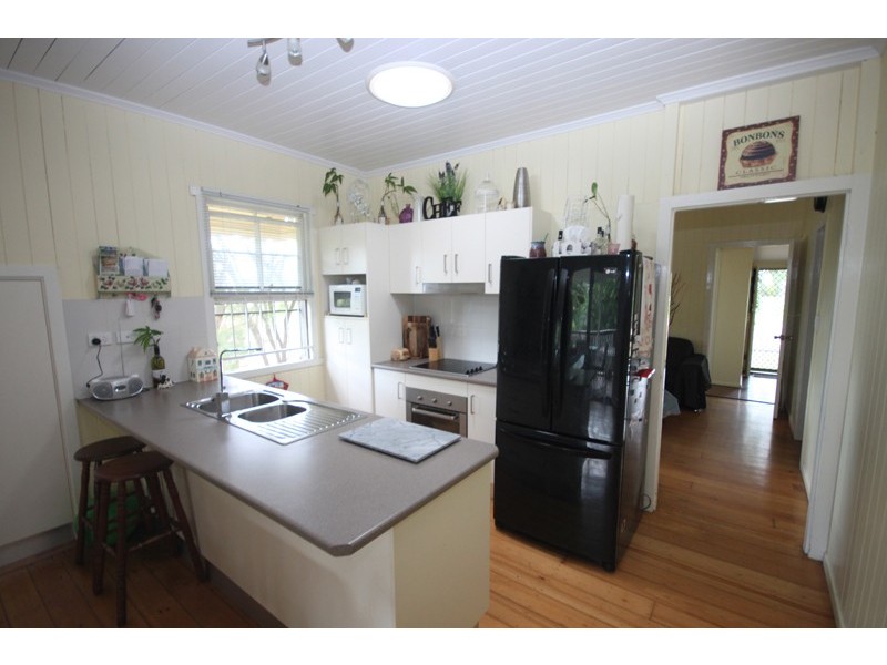 42 Brisbane Road, Redbank QLD 4301