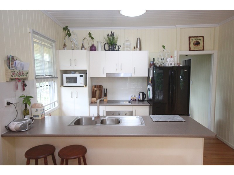 42 Brisbane Road, Redbank QLD 4301