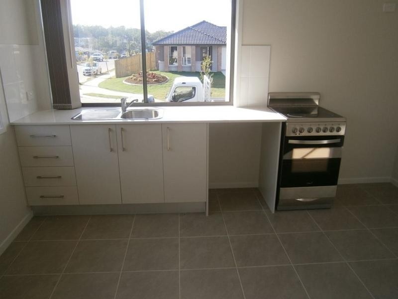 86A Valentine Circuit, Augustine Heights QLD 4300