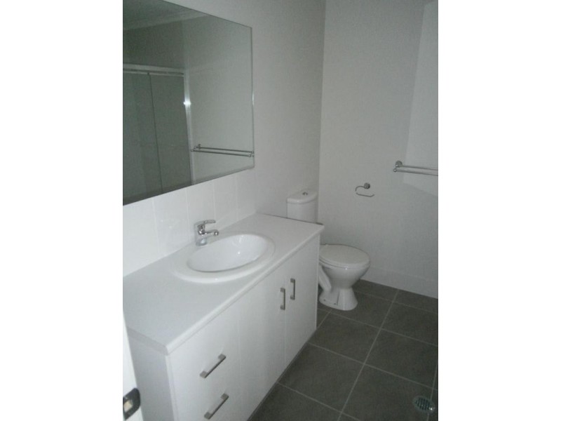 86A Valentine Circuit, Augustine Heights QLD 4300