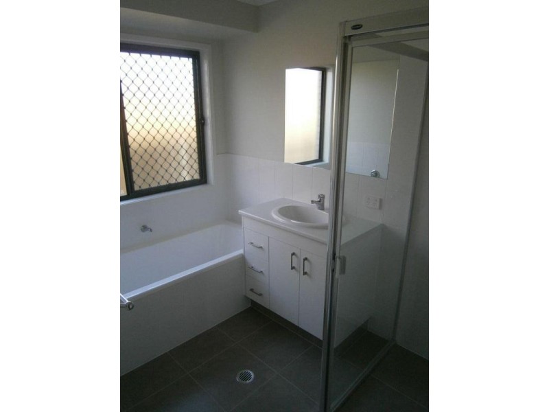 86B Valentine Circuit, Augustine Heights QLD 4300