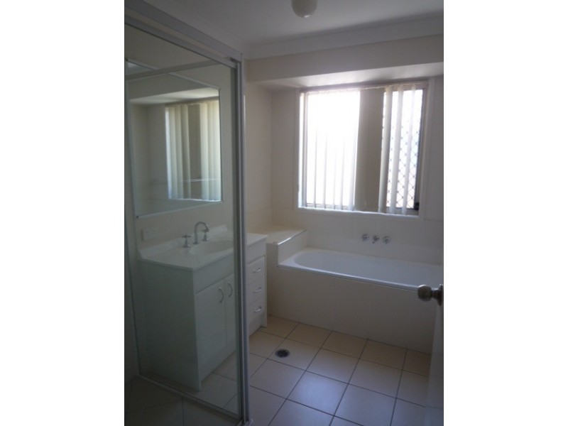 36 Baden Jones Way, North Booval QLD 4304