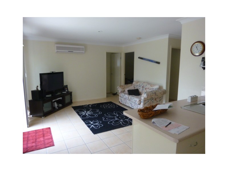 1 Eve Court, Springfield Lakes QLD 4300