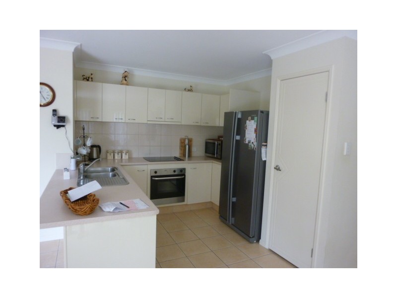 1 Eve Court, Springfield Lakes QLD 4300