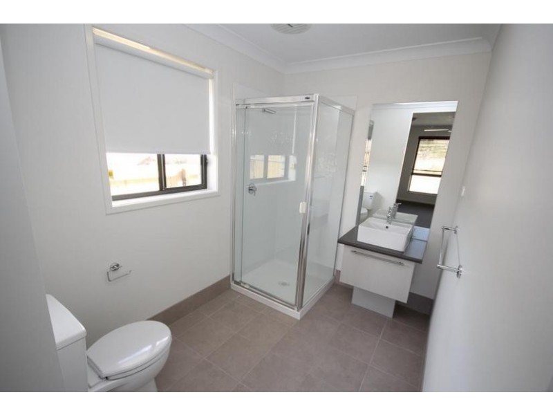 9 Isidore Street, Augustine Heights QLD 4300