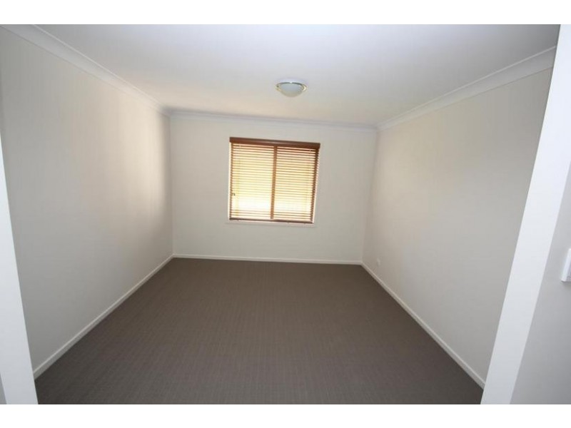 9 Isidore Street, Augustine Heights QLD 4300