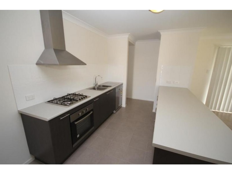 9 Isidore Street, Augustine Heights QLD 4300