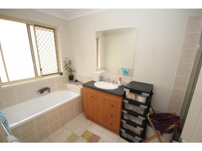 6 Starr Street, Forest Lake QLD 4078