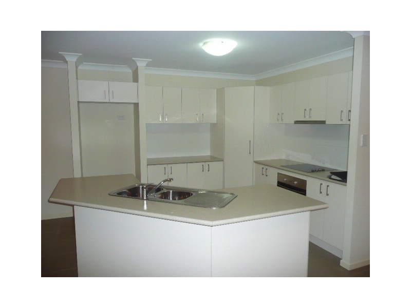 42 Griffen Place, Crestmead QLD 4132