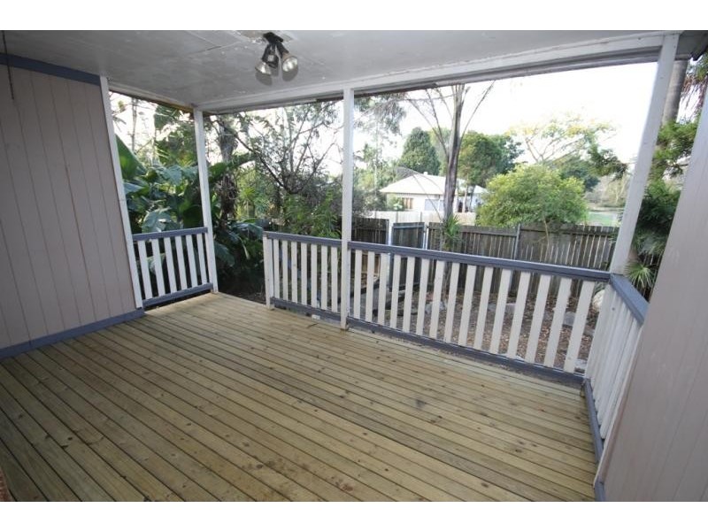 17 Thomas Street, Blackstone QLD 4304