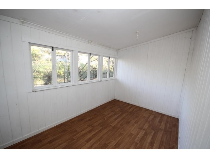 17 Thomas Street, Blackstone QLD 4304