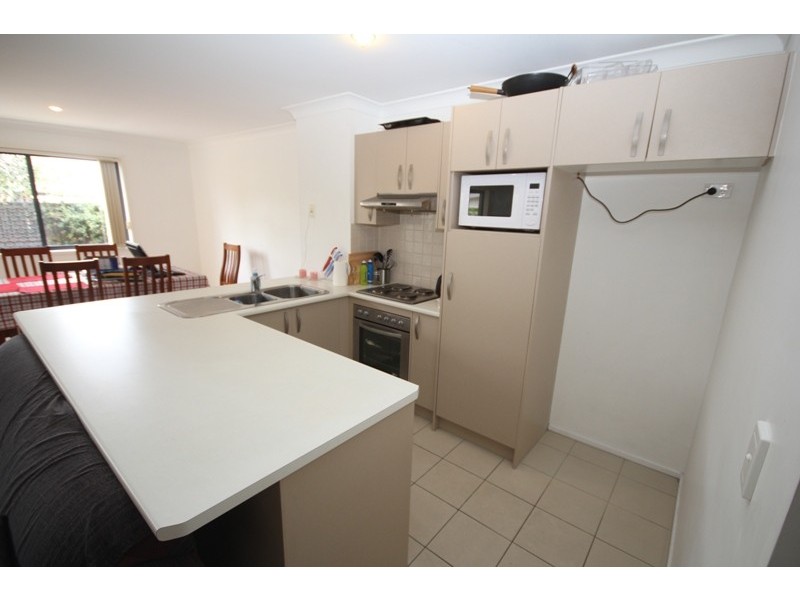 8/26 Commercial Drive, Springfield QLD 4300