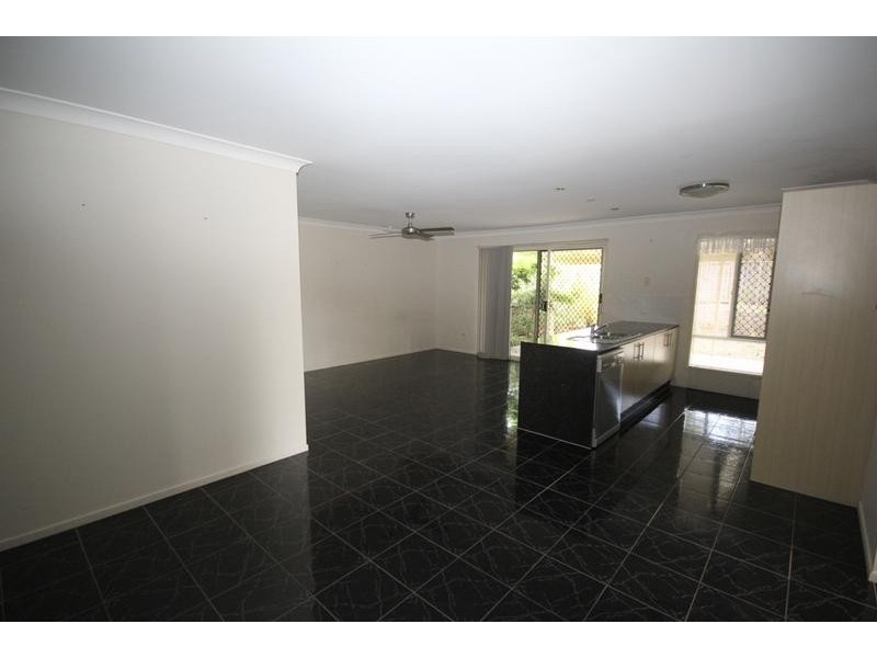 22 De Valera Street, Collingwood Park QLD 4301