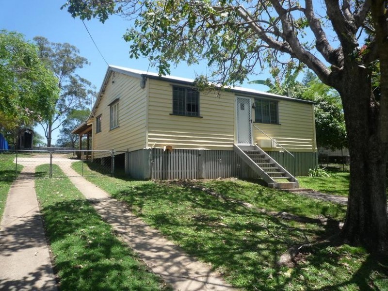 31 Law Street South, Redbank QLD 4301