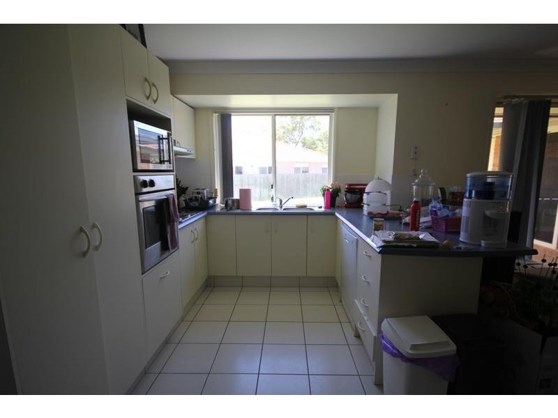 18 Central Street, Forest Lake QLD 4078